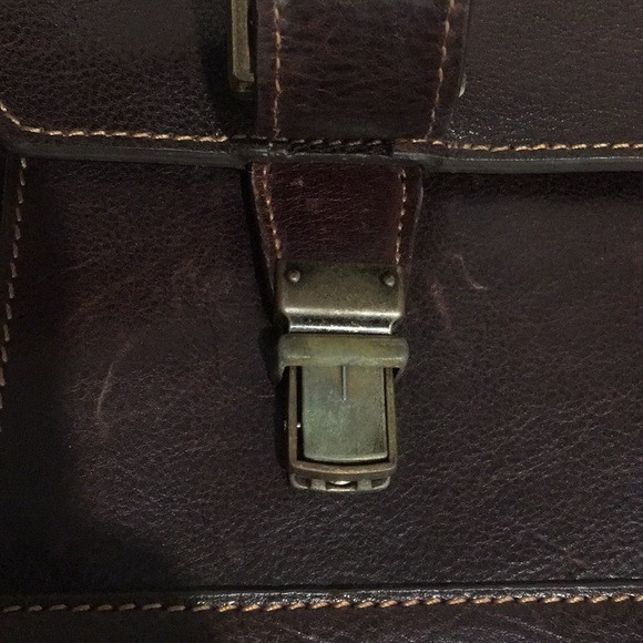Wilson’s Leather Dark Rugged Expandable Briefcase - Picture 9 of 16